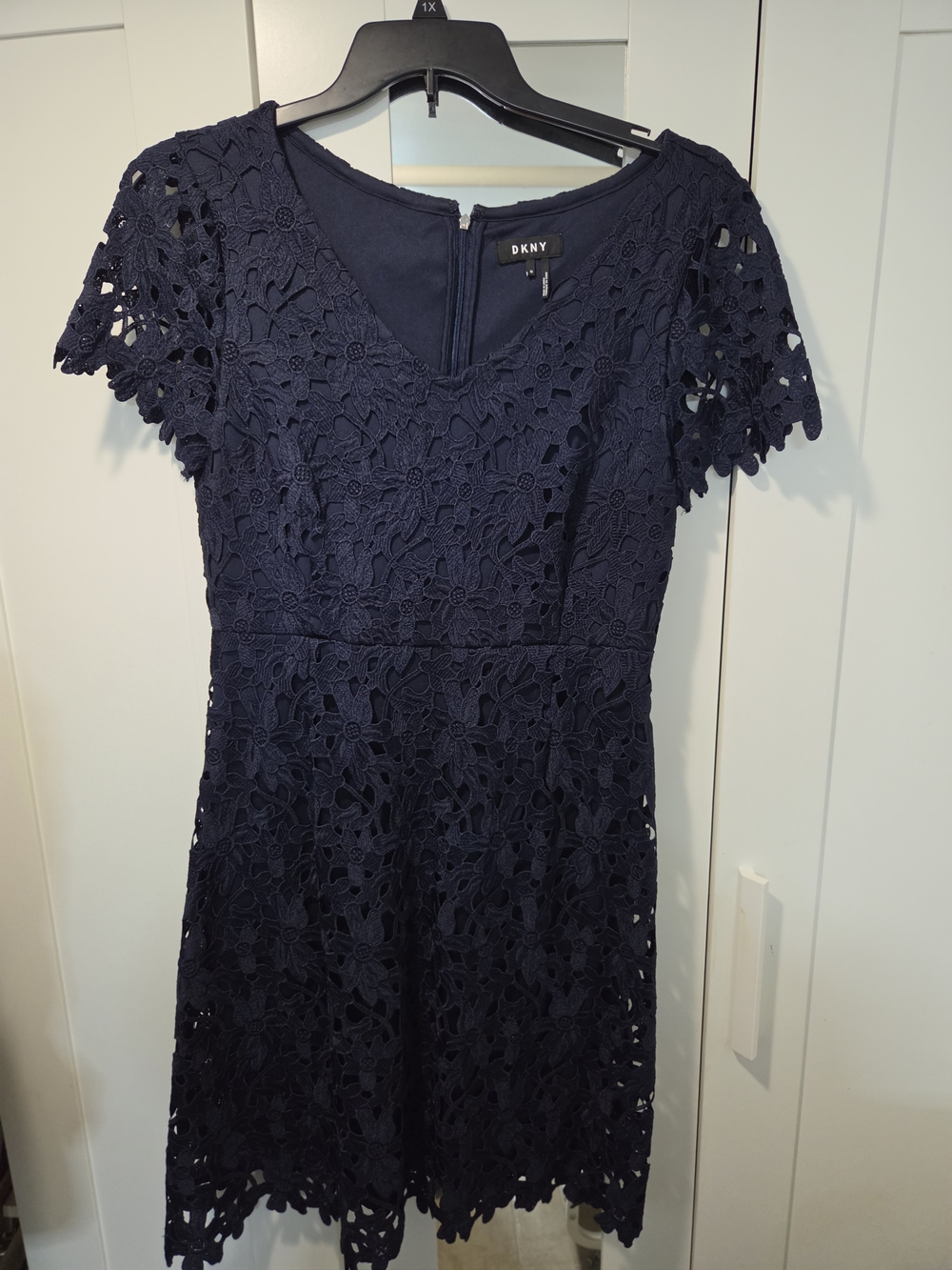 DKNY Navy Floral Lace V‑Neck Dress - Picture 5 of 14